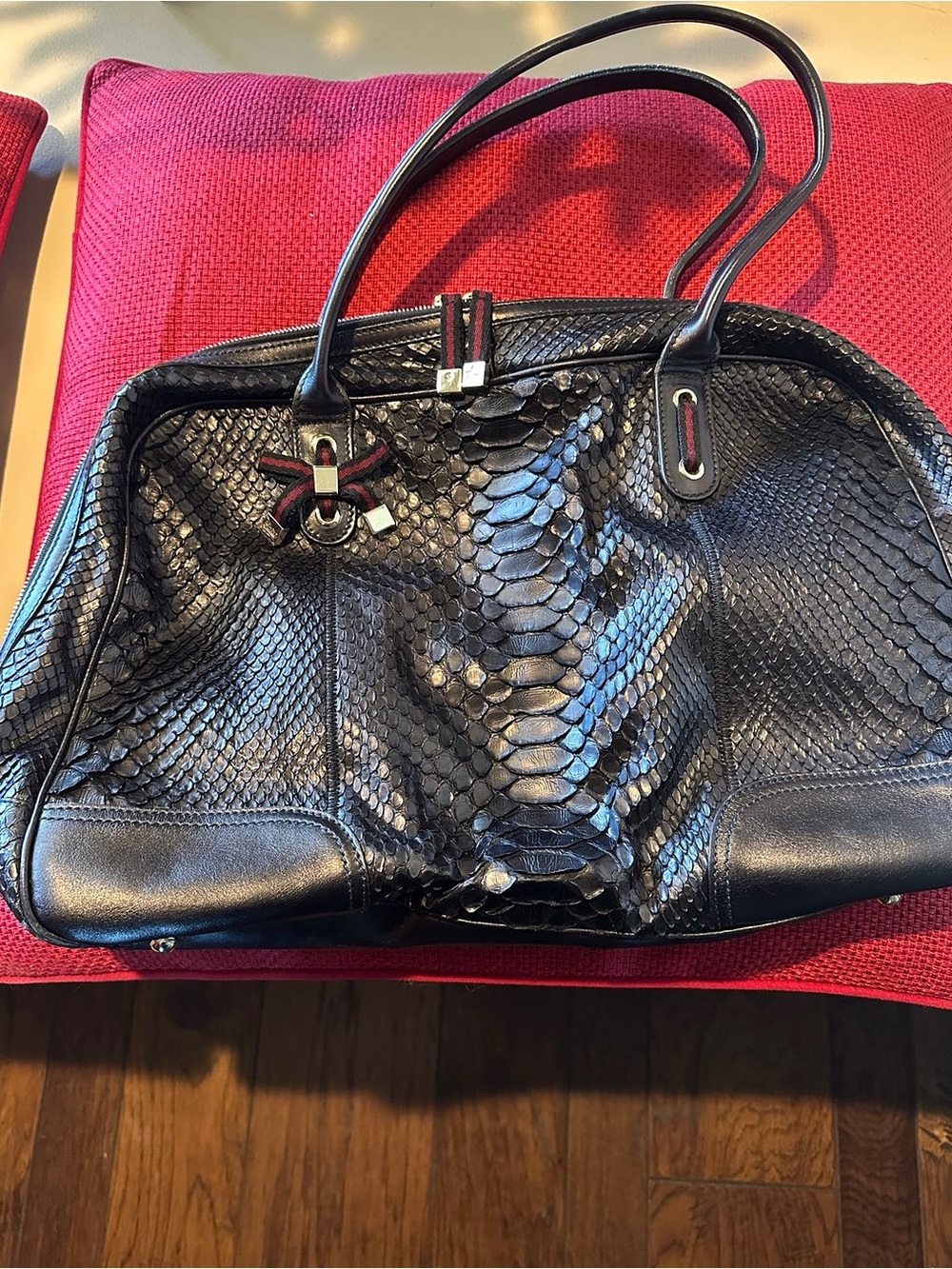 Vintage Gucci Black Python-Embossed Leather Tote with Burgundy Accents - Picture 2 of 8